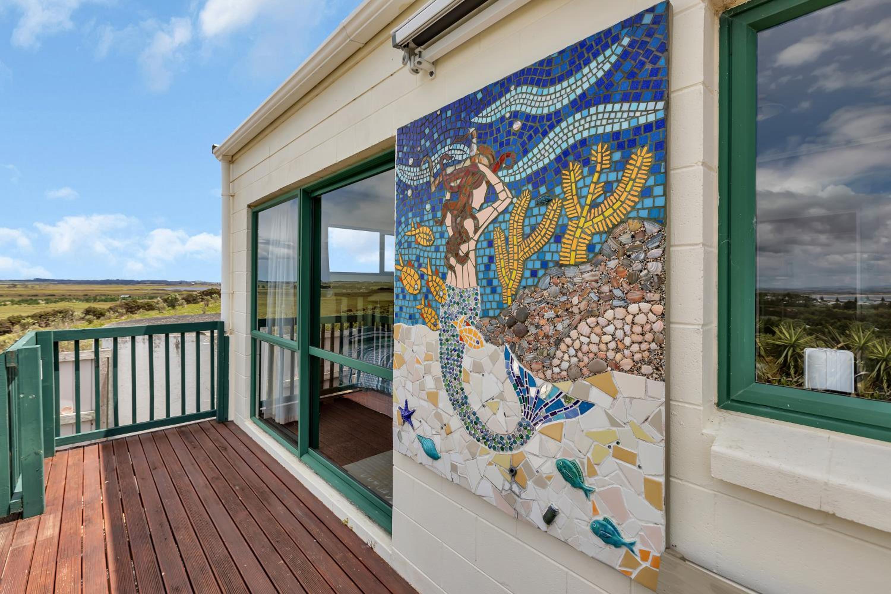 The Mermaid's Rest - Whatuwhiwhi Holiday Home view 2