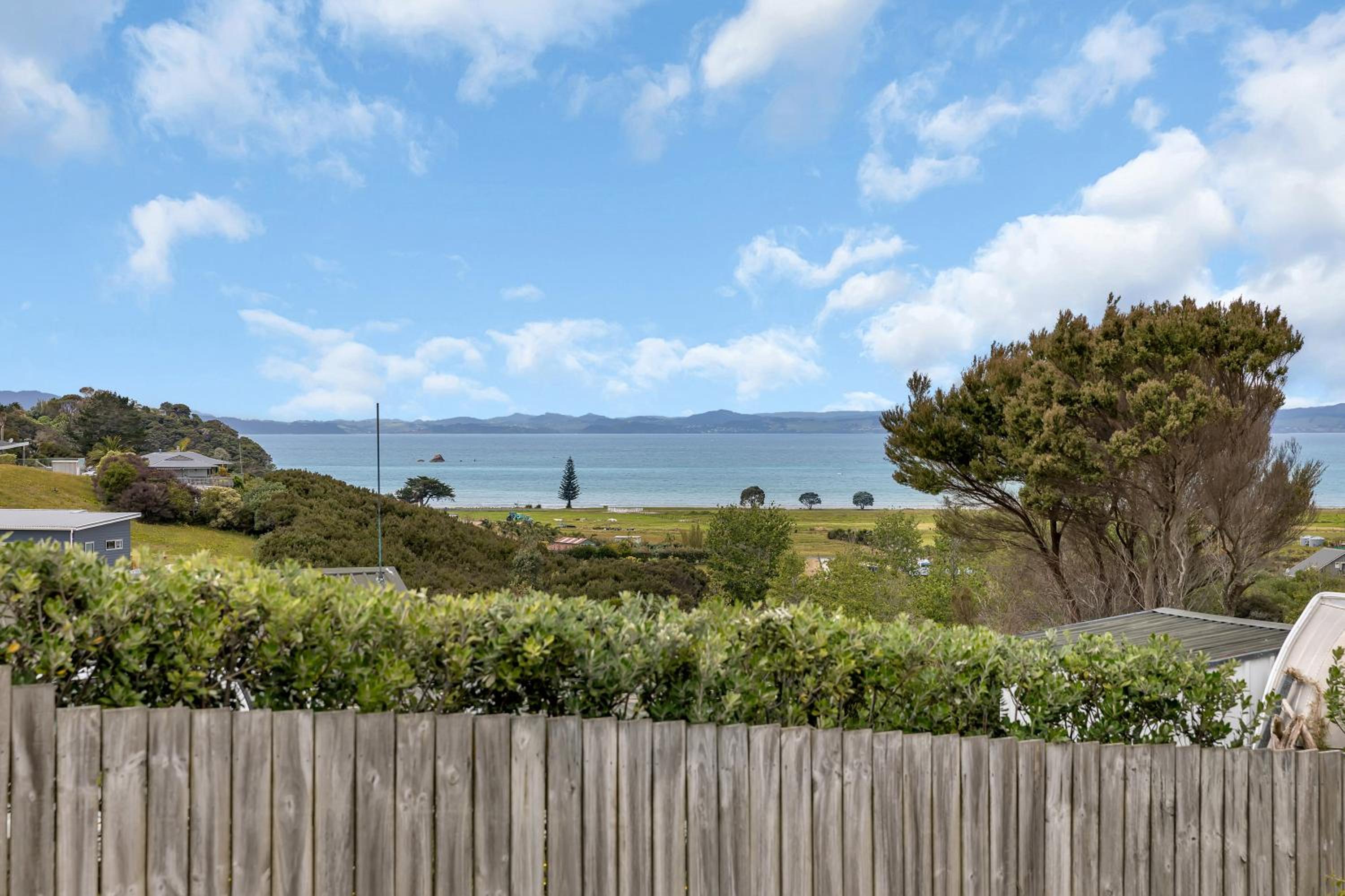 The Mermaid's Rest - Whatuwhiwhi Holiday Home view 5