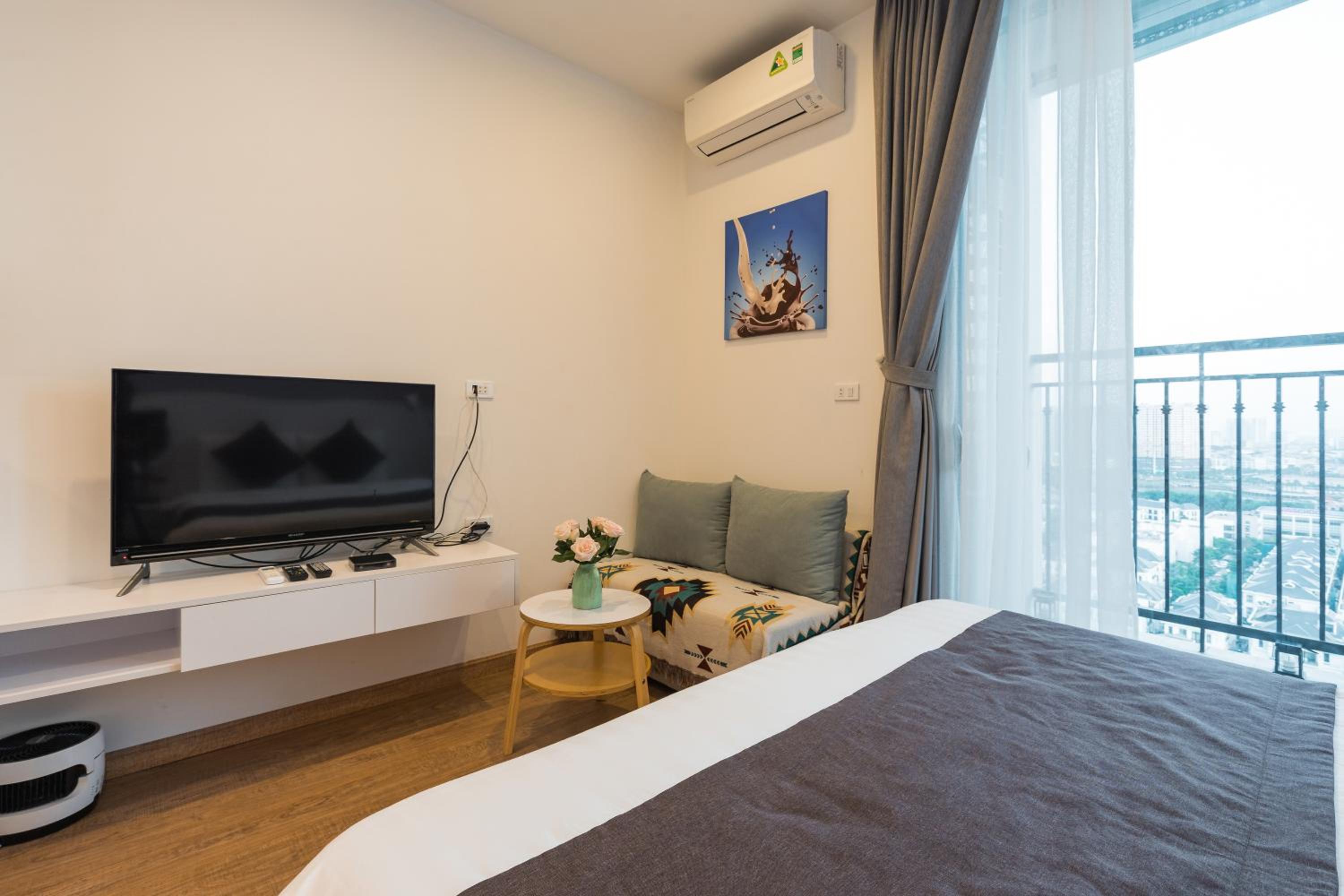 BOM HOMES- VINHOMES GREENBAY- Service Apartment