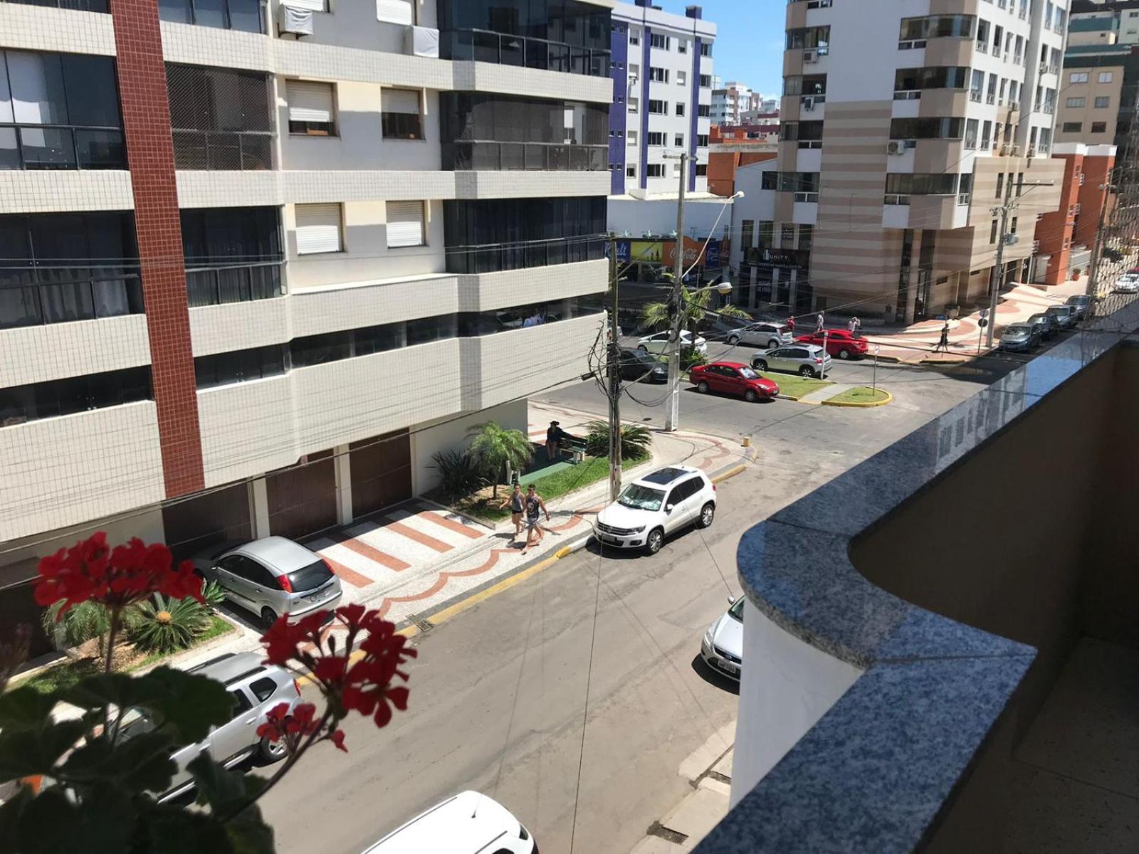 Apartamento 1 dormitório, confortável, no centro de Capão da Canoa a 1 quadra do mar