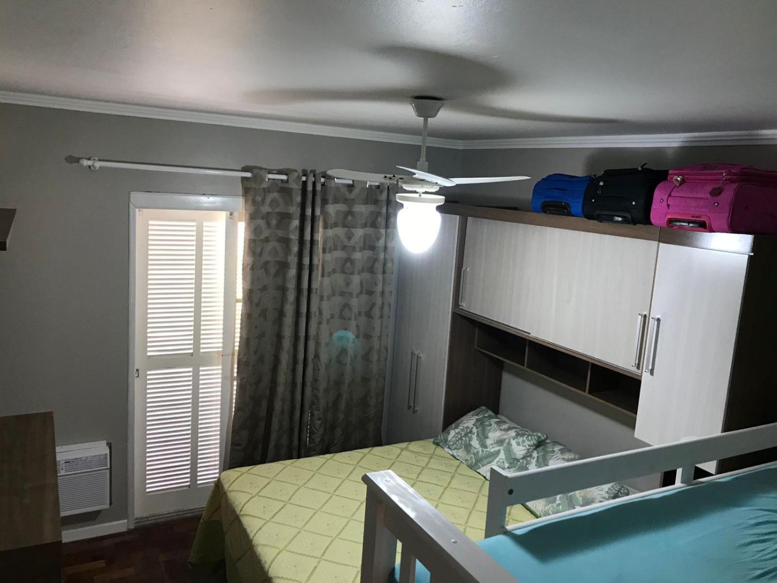 Apartamento 1 dormitório, confortável, no centro de Capão da Canoa a 1 quadra do mar