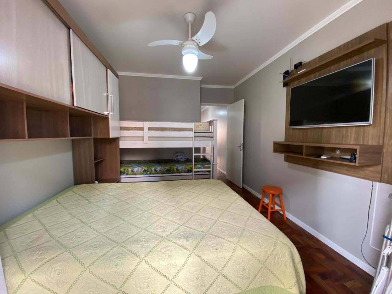 Apartamento 1 dormitório, confortável, no centro de Capão da Canoa a 1 quadra do mar