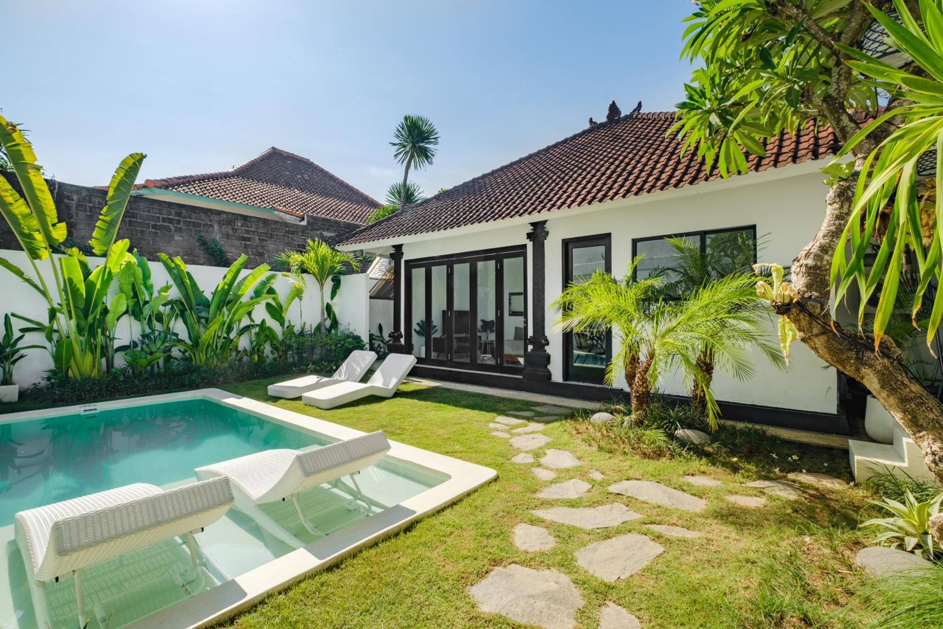 Hotel Villa Marina Seminyak - Image 1