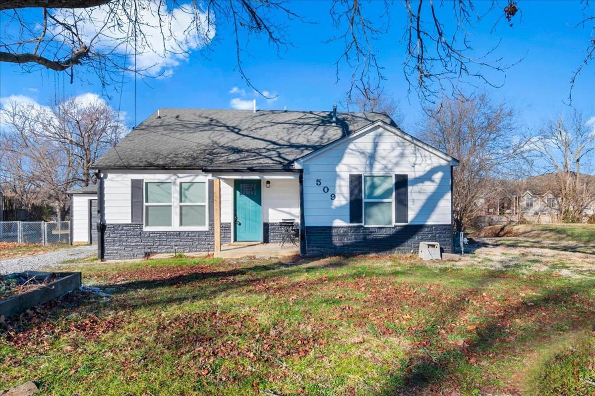• Maverick House • Downtown Siloam Springs view 3