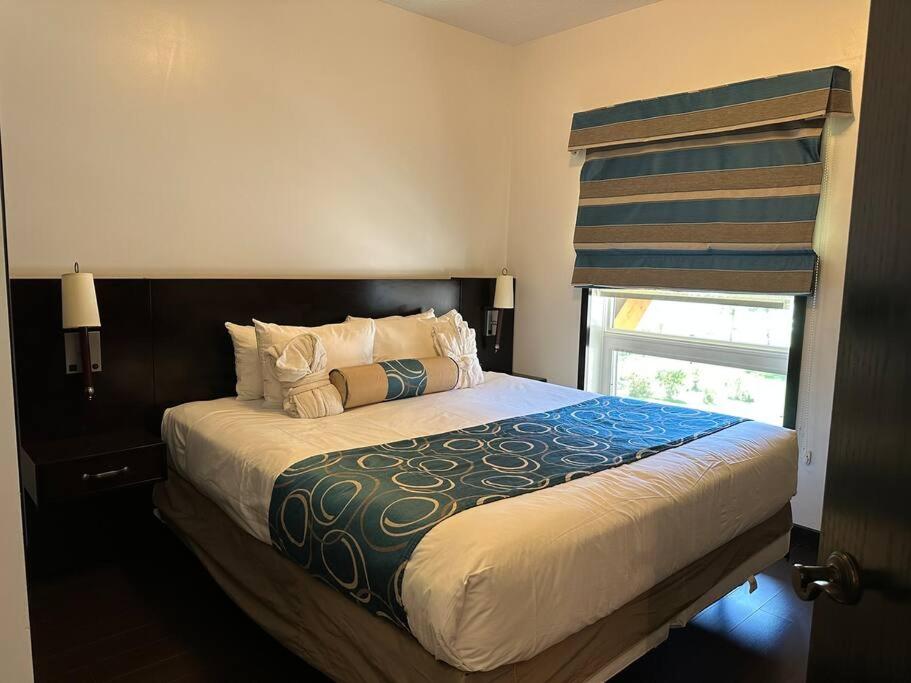 G222 Family Fun- MTN View Stay, Water slide, Pool, Hot Tub, Free Parking