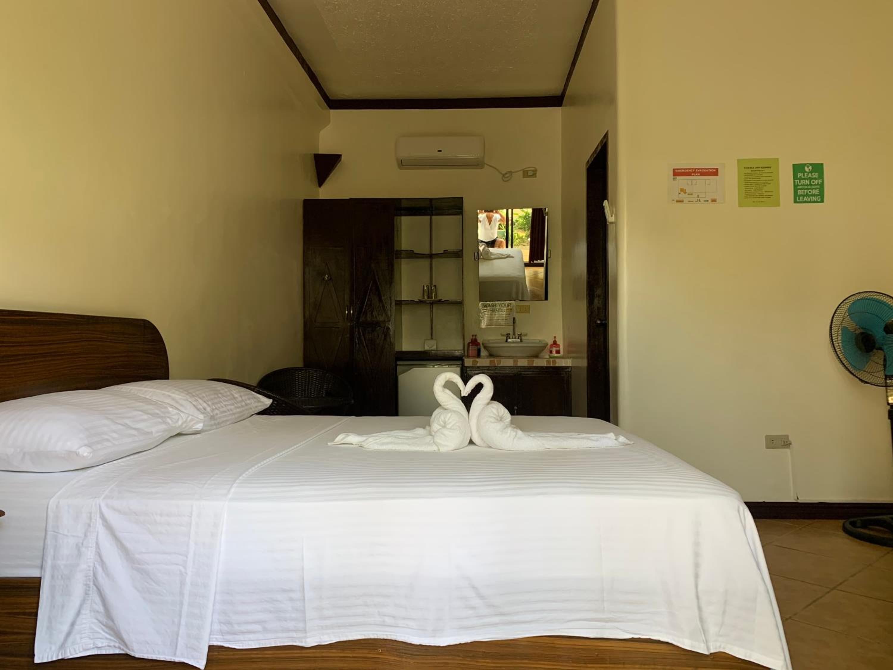 Turtle Inn Resort