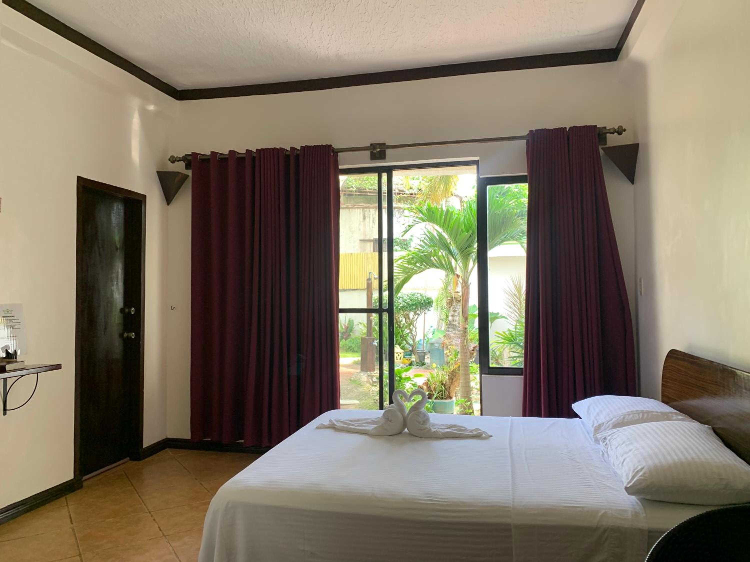 Turtle Inn Resort