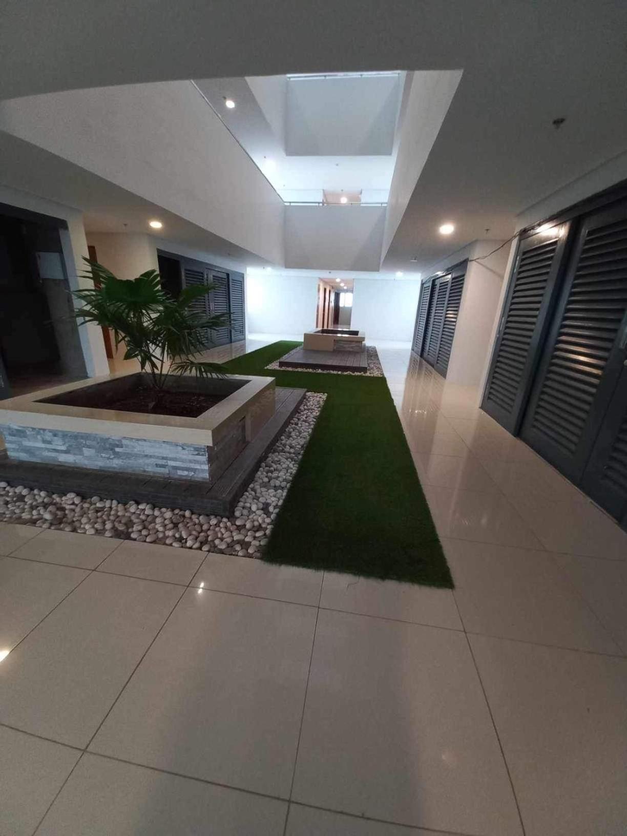 6F Balcony View Studio Mesatierra Garden Residences