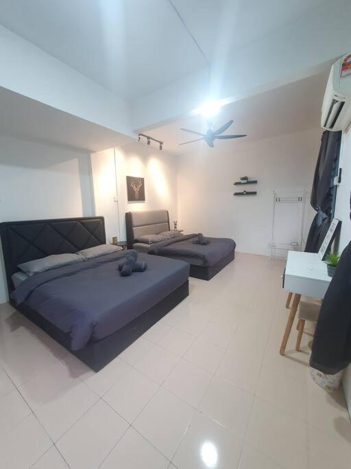3 Storey Bangalow near Spice Arena & Queensbay Mall photo 2