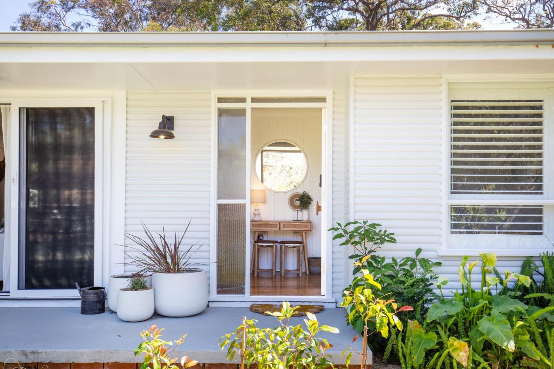 Fleur de Chalet - Pet Friendly - 10 Mins Walk to Beach