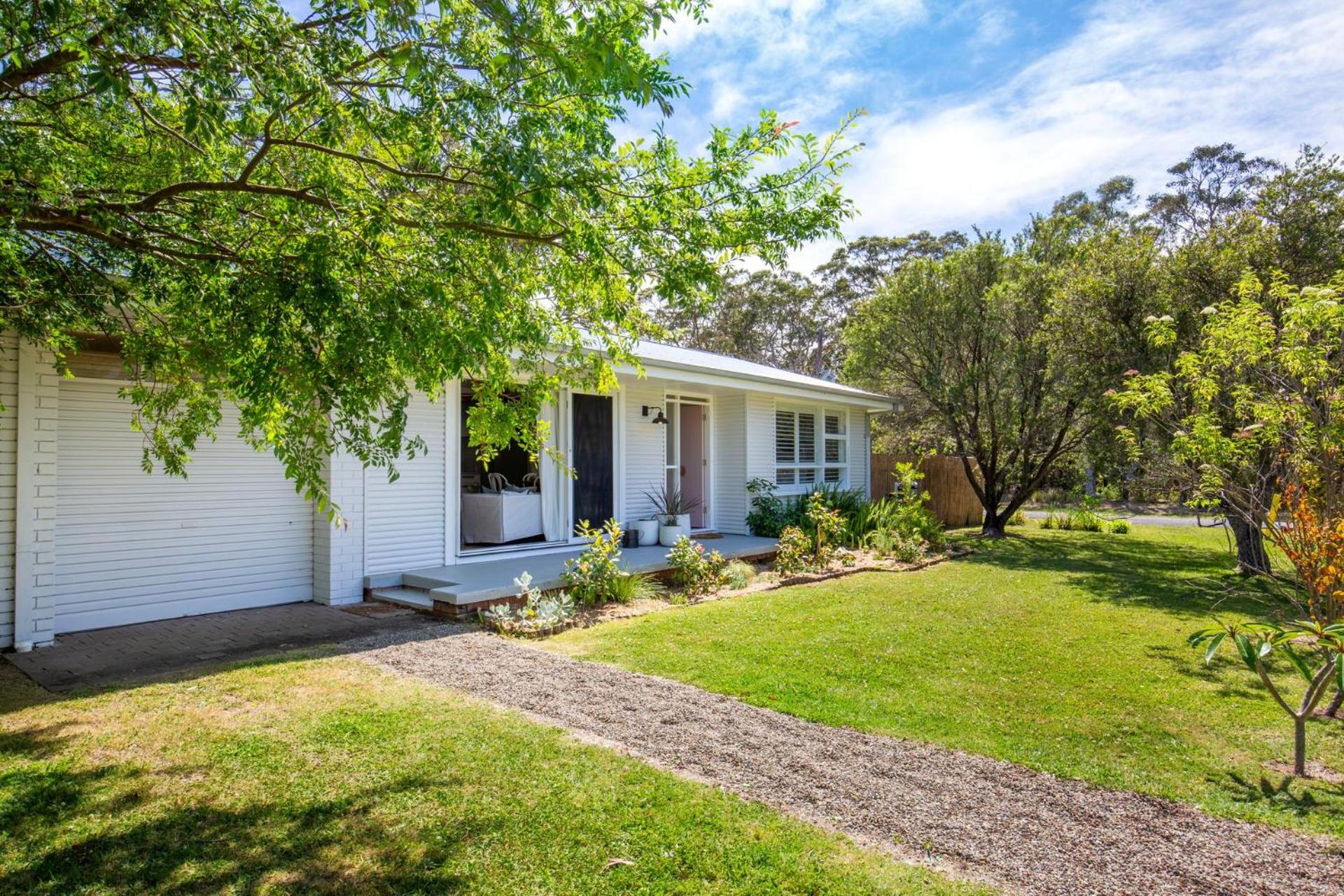 Fleur de Chalet - Pet Friendly - 10 Mins Walk to Beach