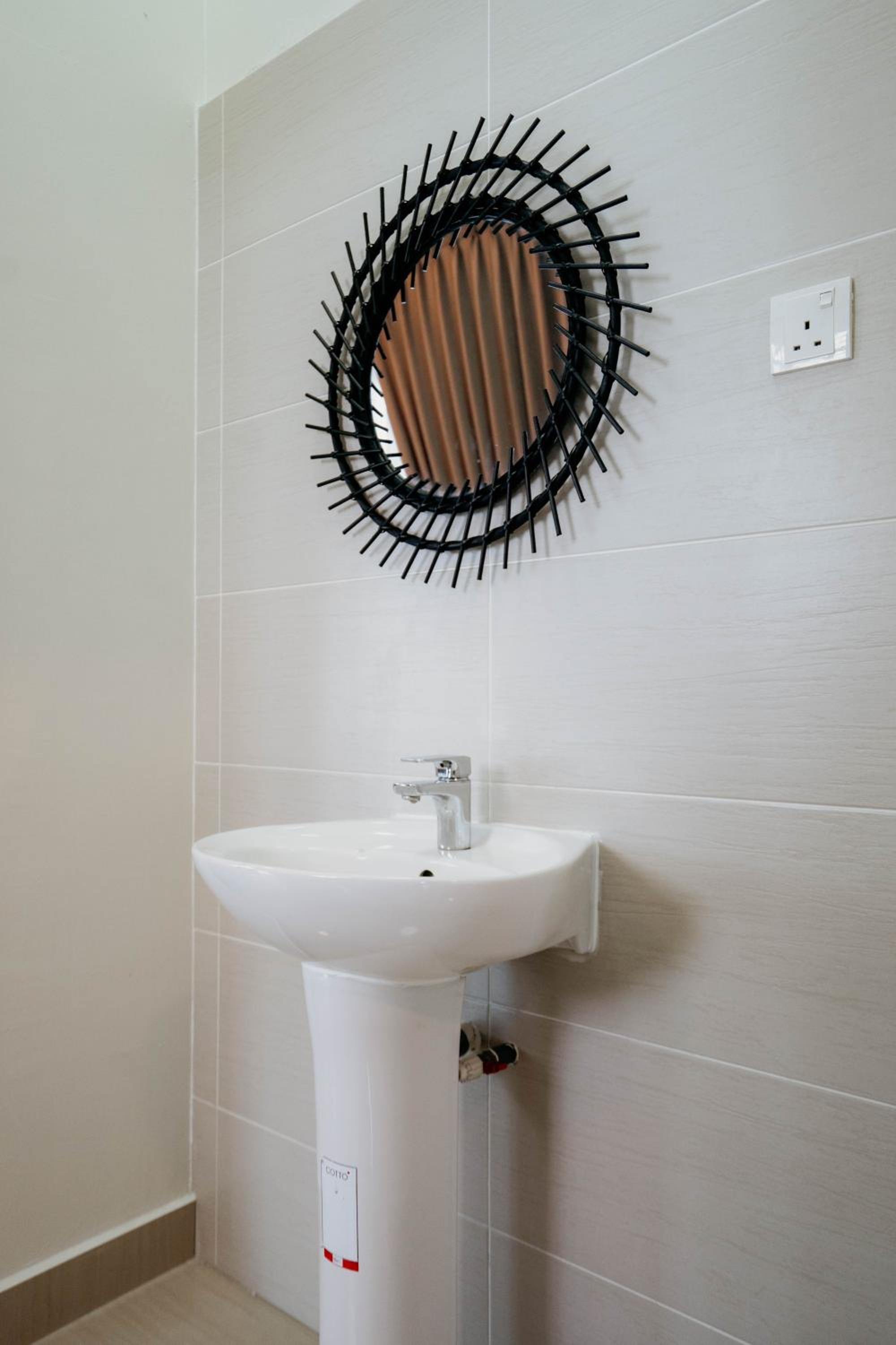 Mount Austin Muji Style 4pax Deluxe Room by Our Stay