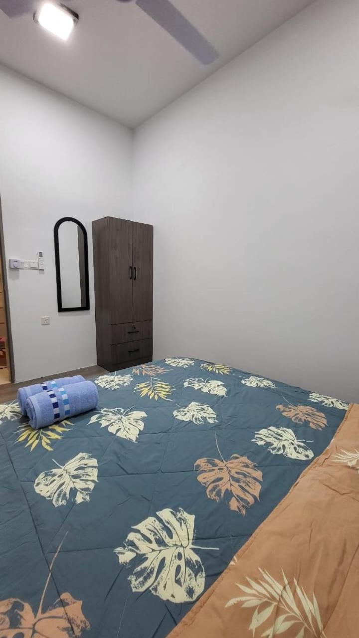 RHR Deluxe GuestHouse Kinarut Papar Sabah - Mountain View