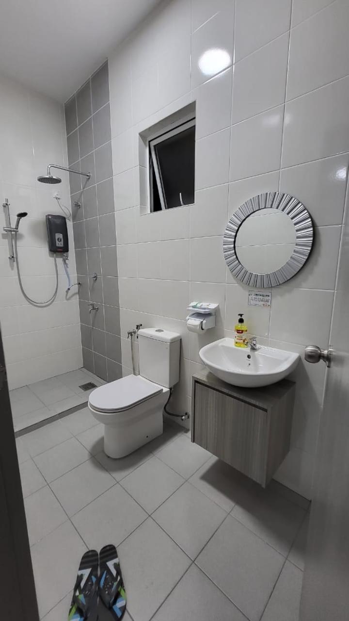 RHR Deluxe GuestHouse Kinarut Papar Sabah - Mountain View photo 2