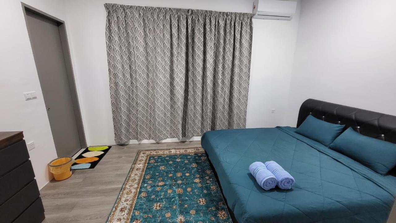 RHR Deluxe GuestHouse Kinarut Papar Sabah - Mountain View