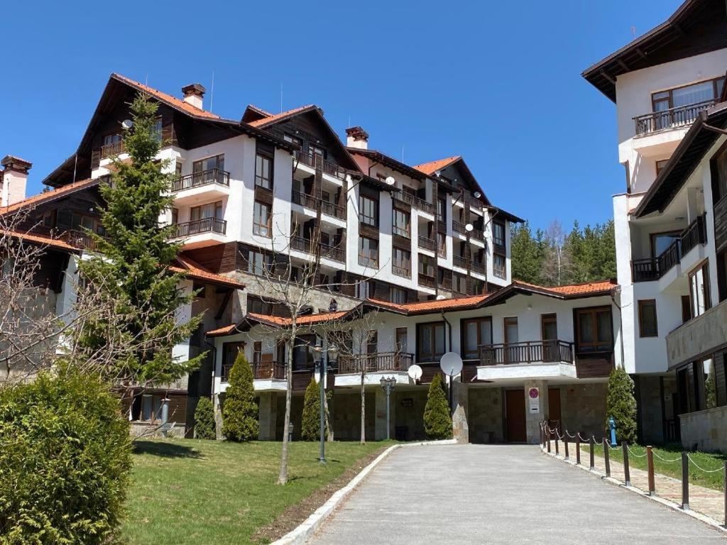 BH & Semiramida Ski Apartment