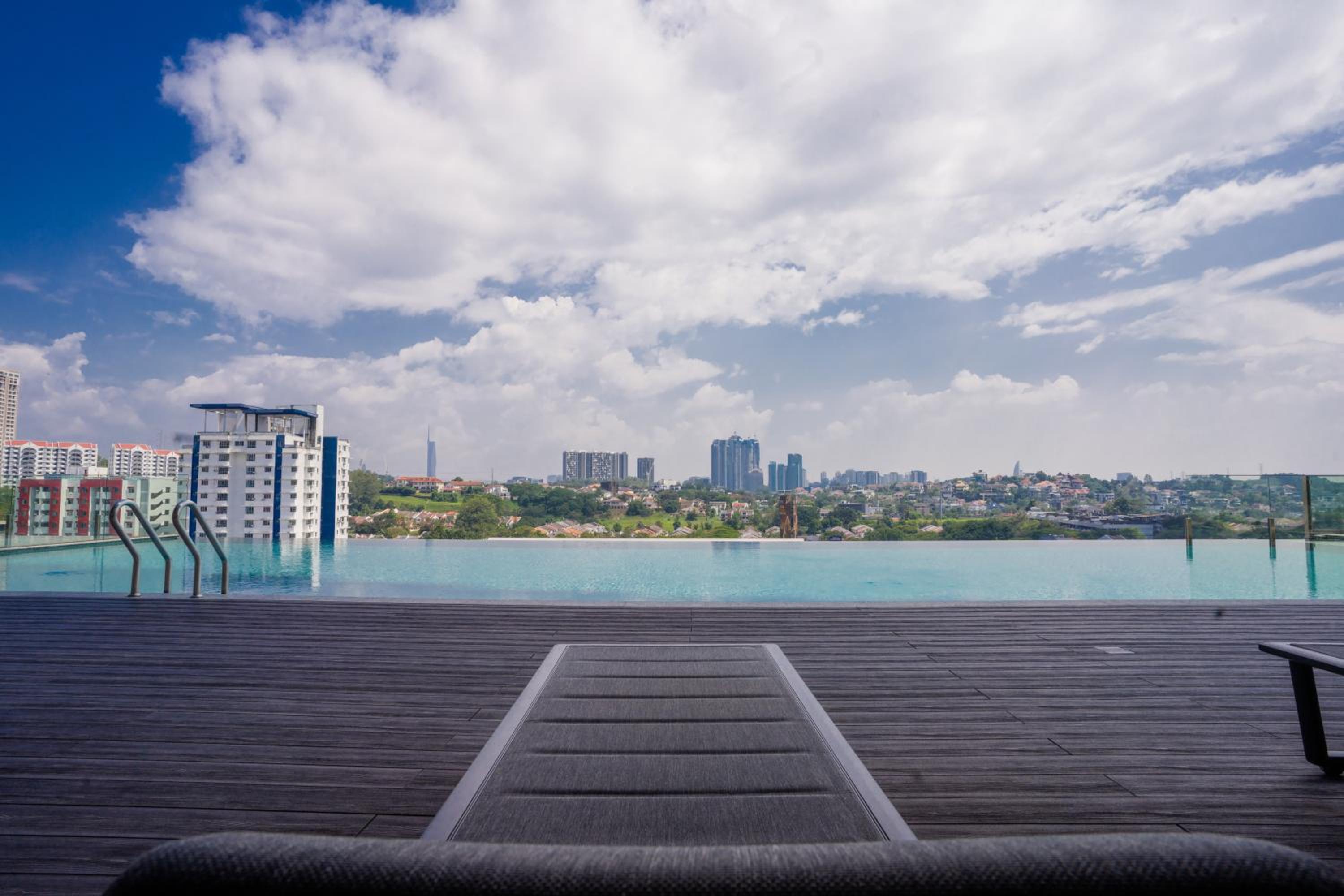 Societe Suites By iHost Global