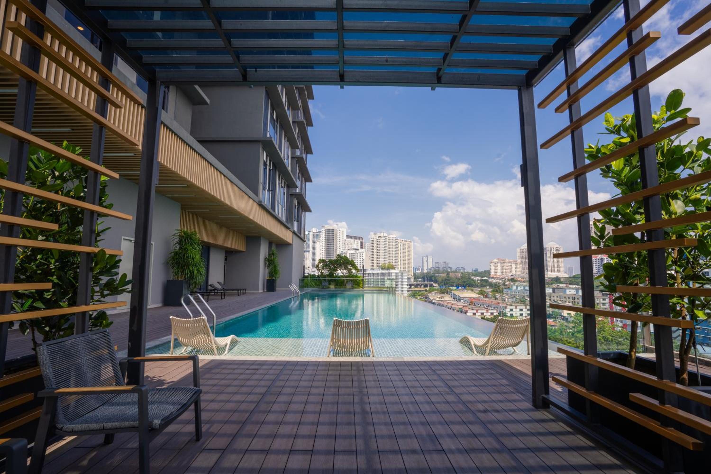 Societe Suites By iHost Global