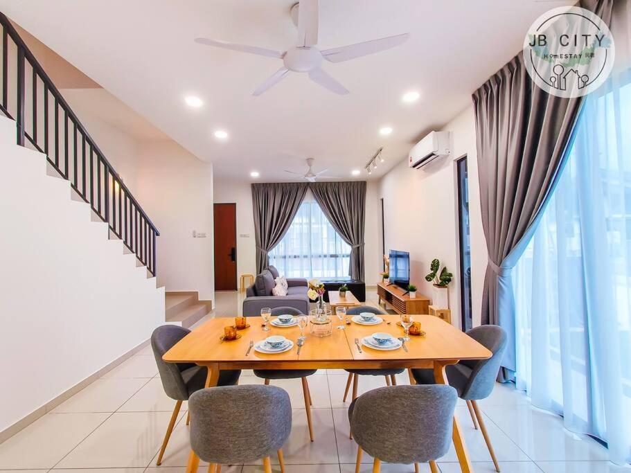 Austin JT Homestay by RR JBcity