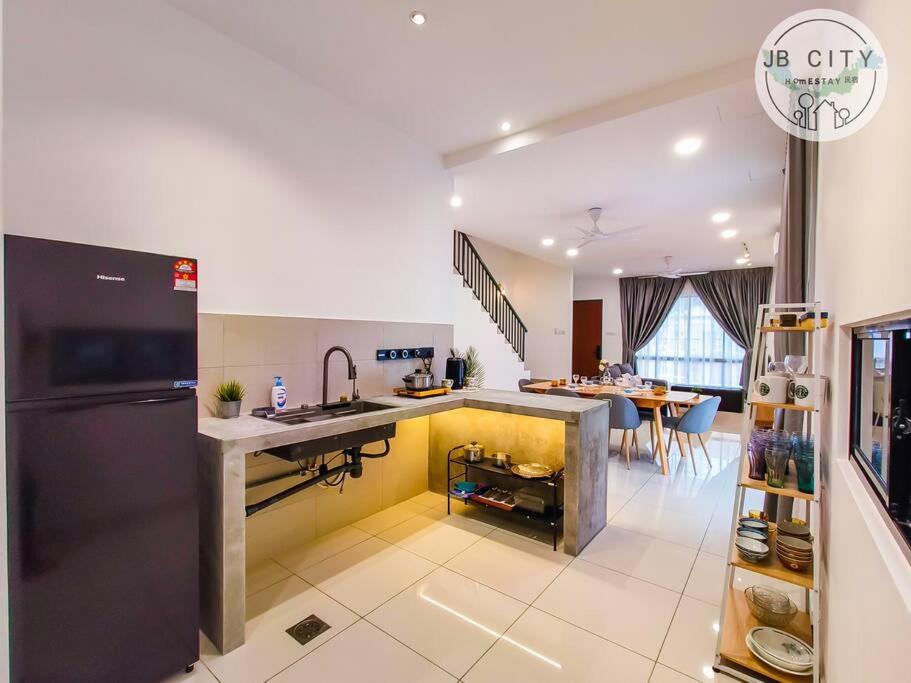 Austin JT Homestay by RR JBcity