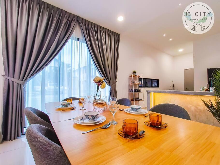 Austin JT Homestay by RR JBcity