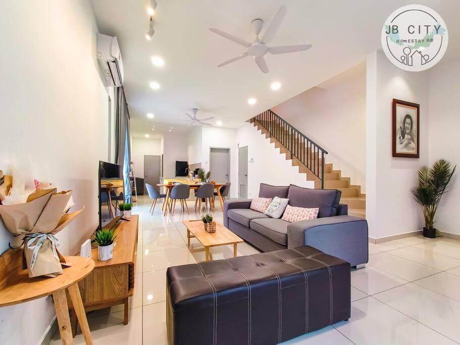 Austin JT Homestay by RR JBcity