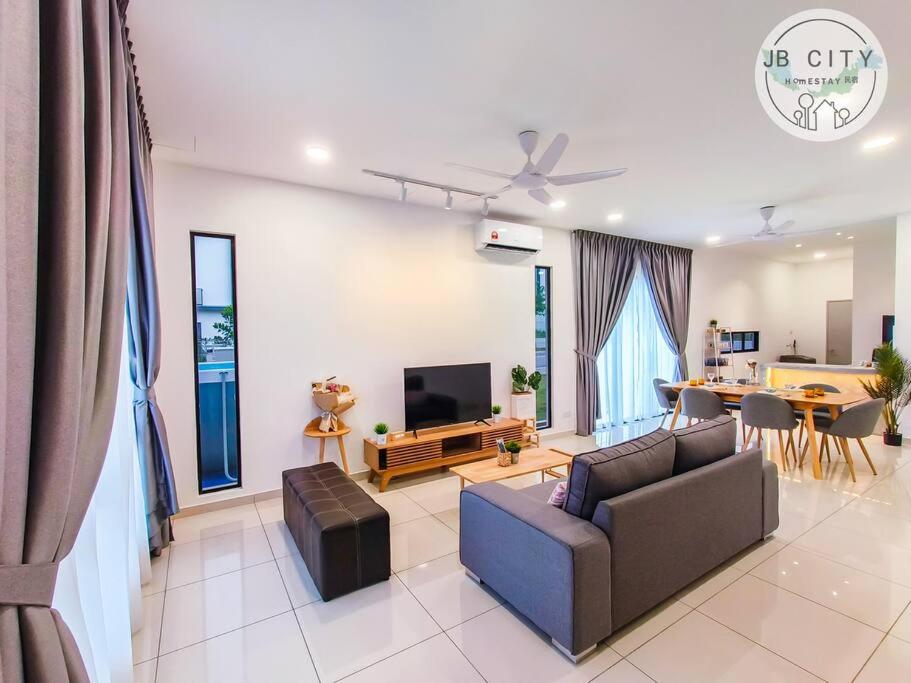 Austin JT Homestay by RR JBcity