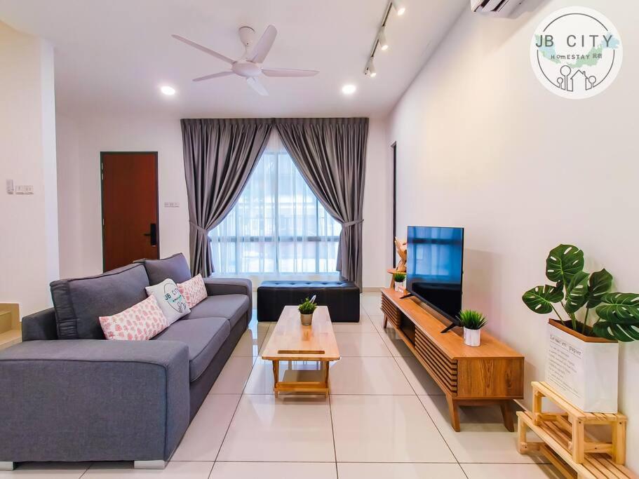 Austin JT Homestay by RR JBcity