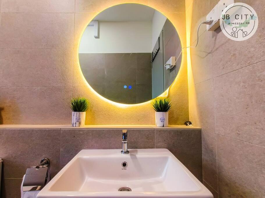 Austin JT Homestay by RR JBcity