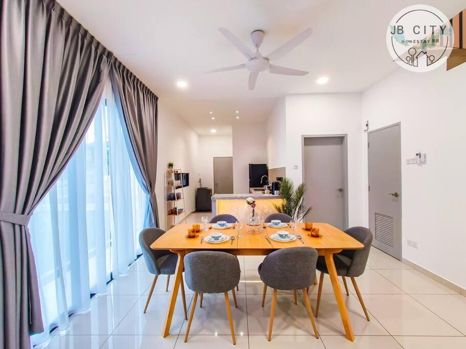 Austin JT Homestay by RR JBcity