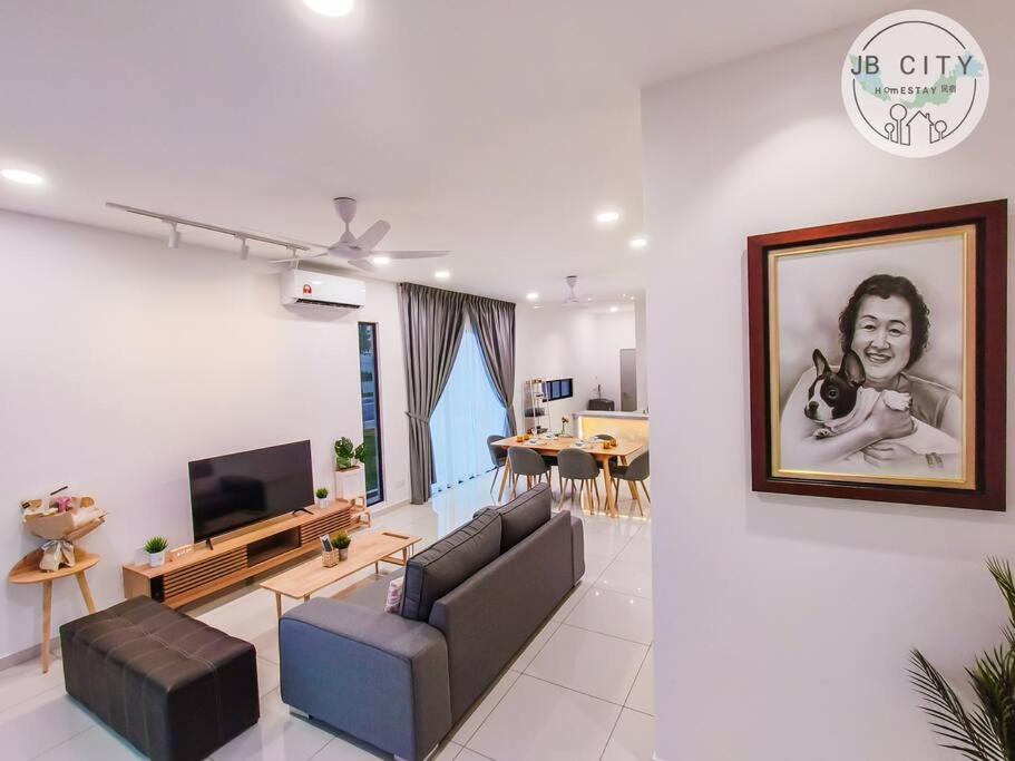 Austin JT Homestay by RR JBcity