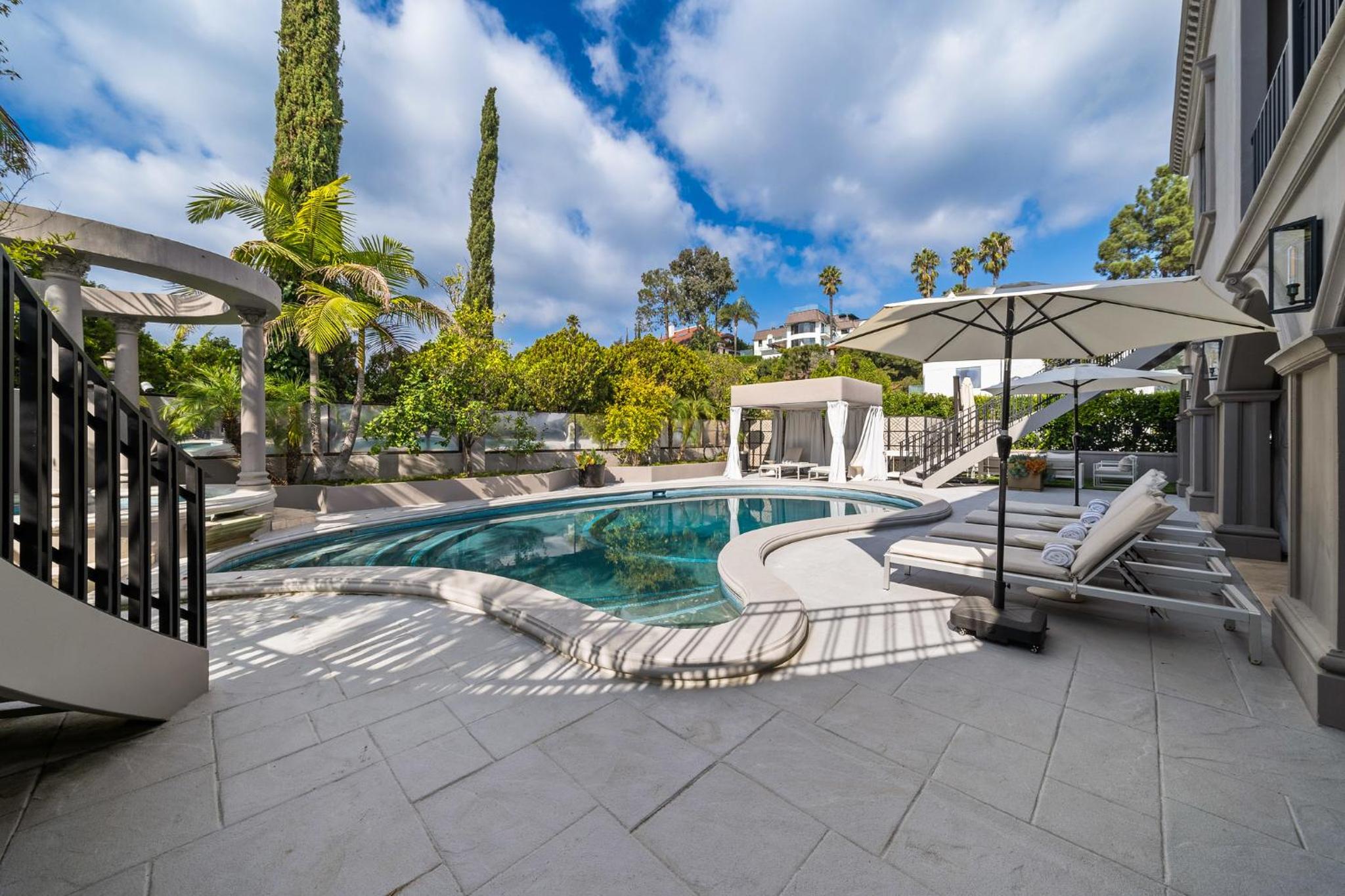 Olympia Luxe Estate