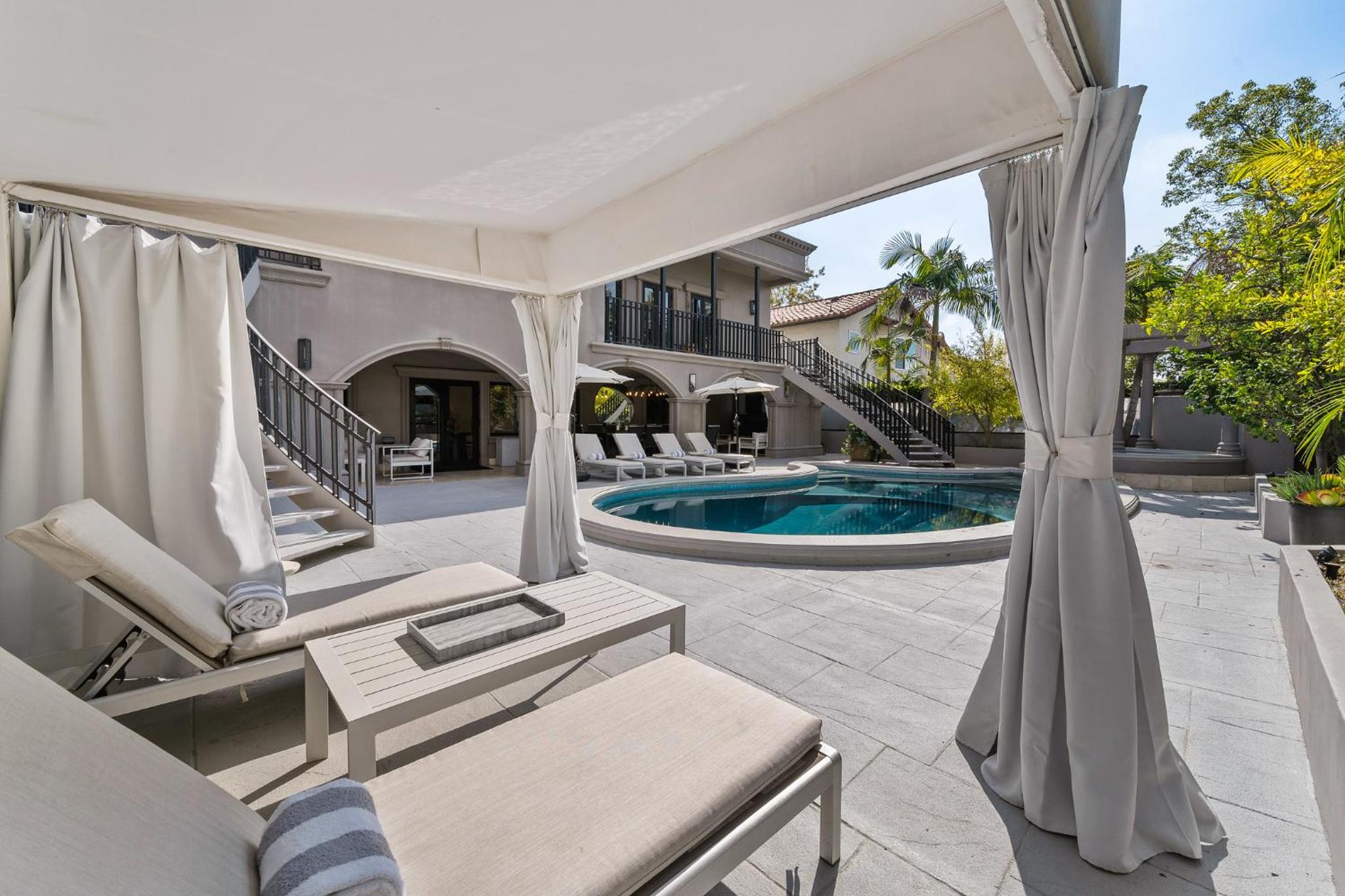 Olympia Luxe Estate