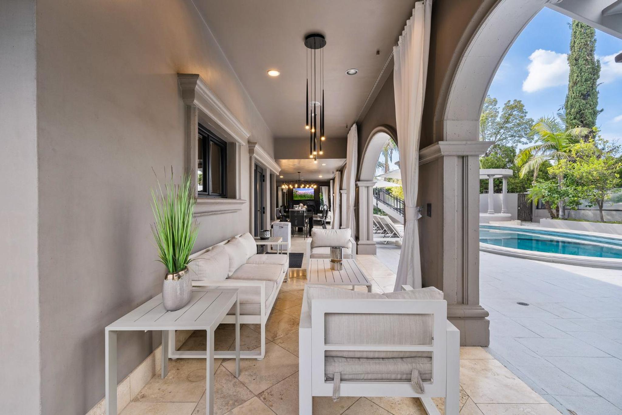 Olympia Luxe Estate