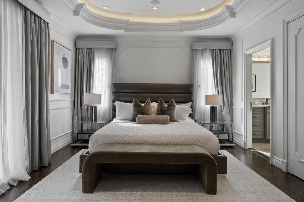 Olympia Luxe Estate