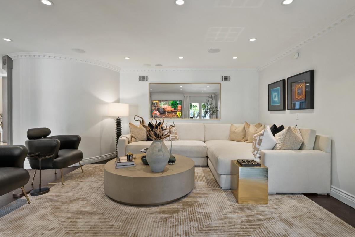 Olympia Luxe Estate