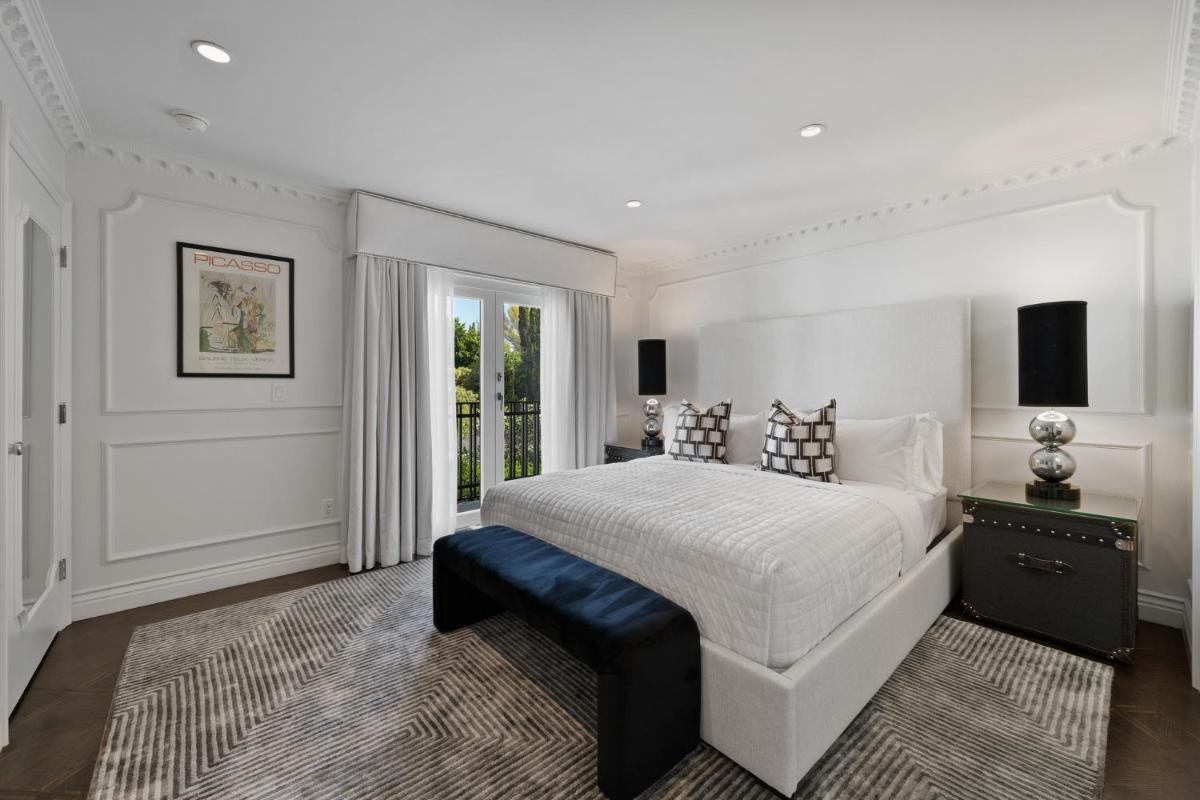 Olympia Luxe Estate