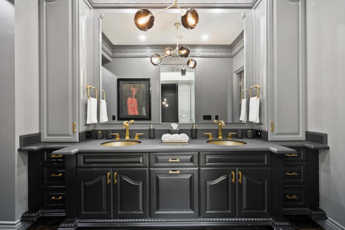 Olympia Luxe Estate
