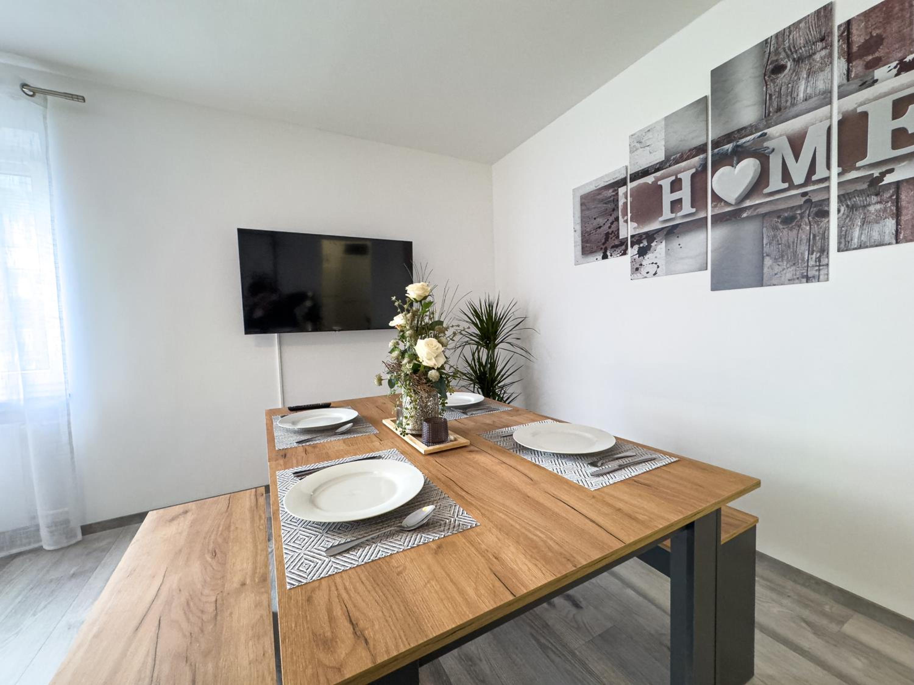 ImmoStay #6 - Ferienhaus mit 2 Ferienwohnungen für 8 Personen - WiFi, TV
