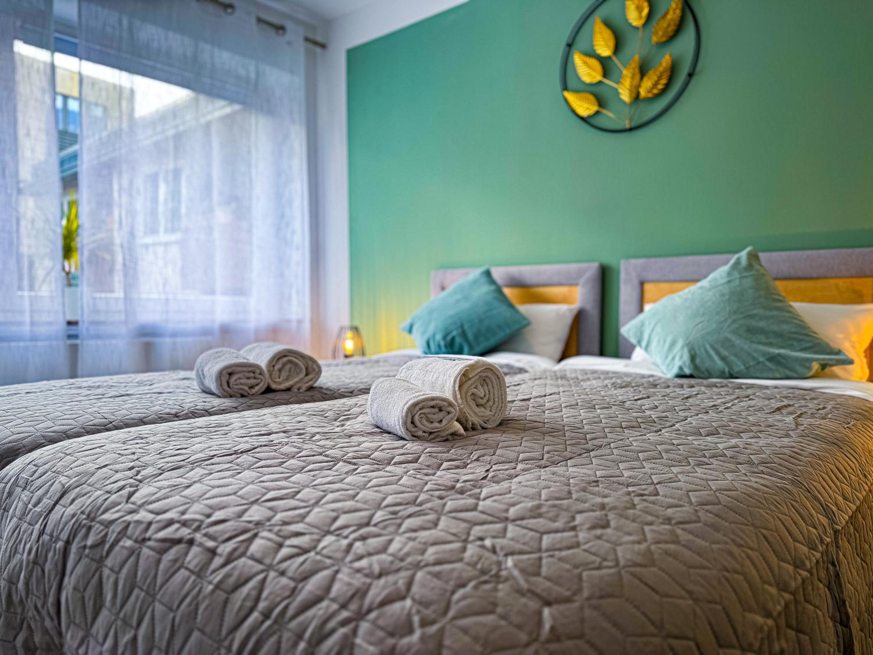 ImmoStay #6 - Ferienhaus mit 2 Ferienwohnungen für 8 Personen - WiFi, TV