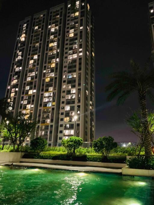 Q7 Riverside 2 bed rooms w River-view, Netflix & Pool
