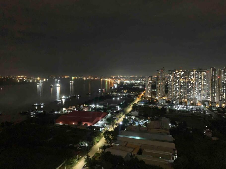Q7 Riverside 2 bed rooms w River-view, Netflix & Pool