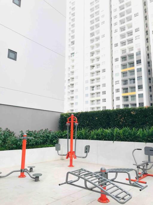 Q7 Riverside 2 bed rooms w River-view, Netflix & Pool