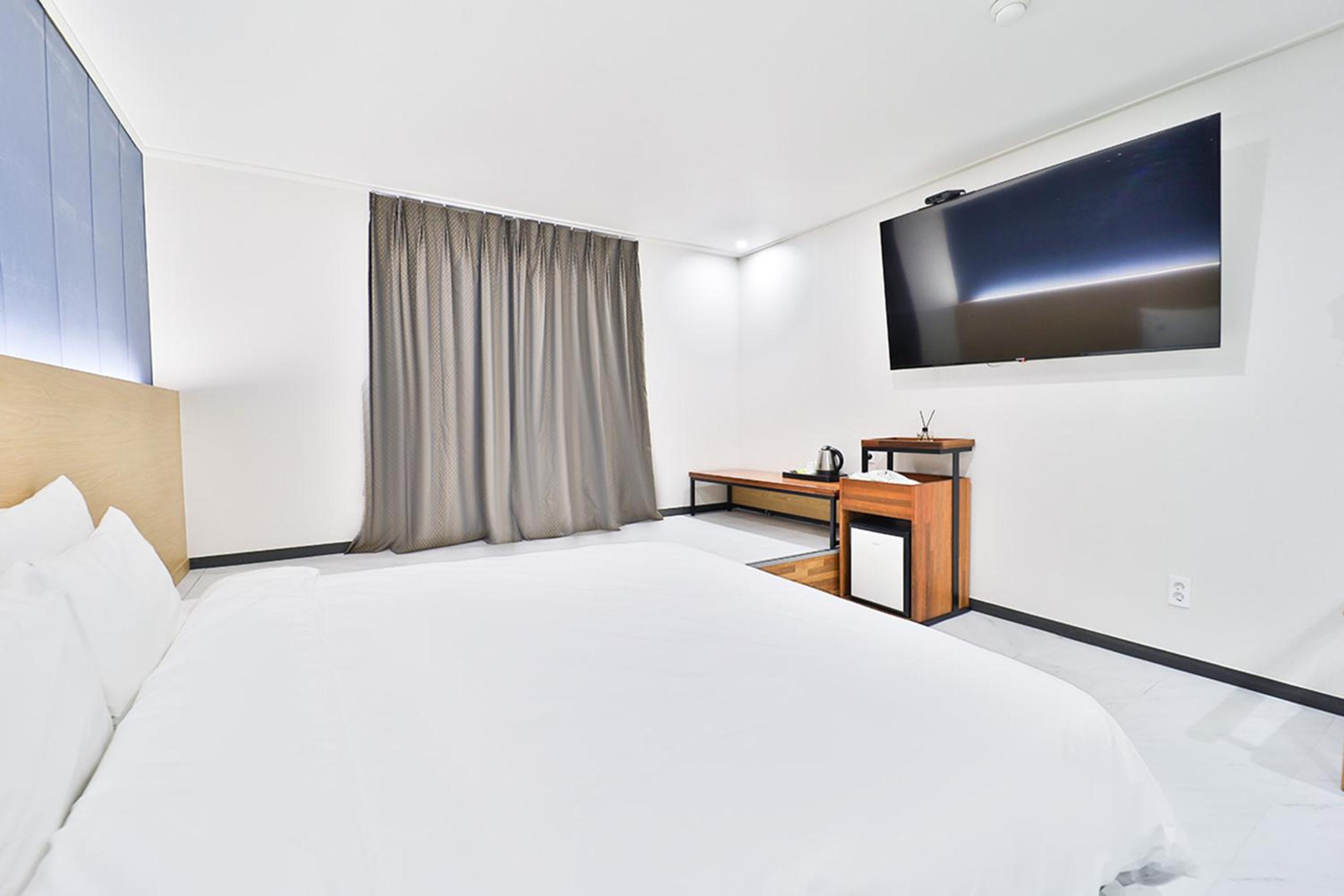 Calm Rest Hotel Busan Sasang