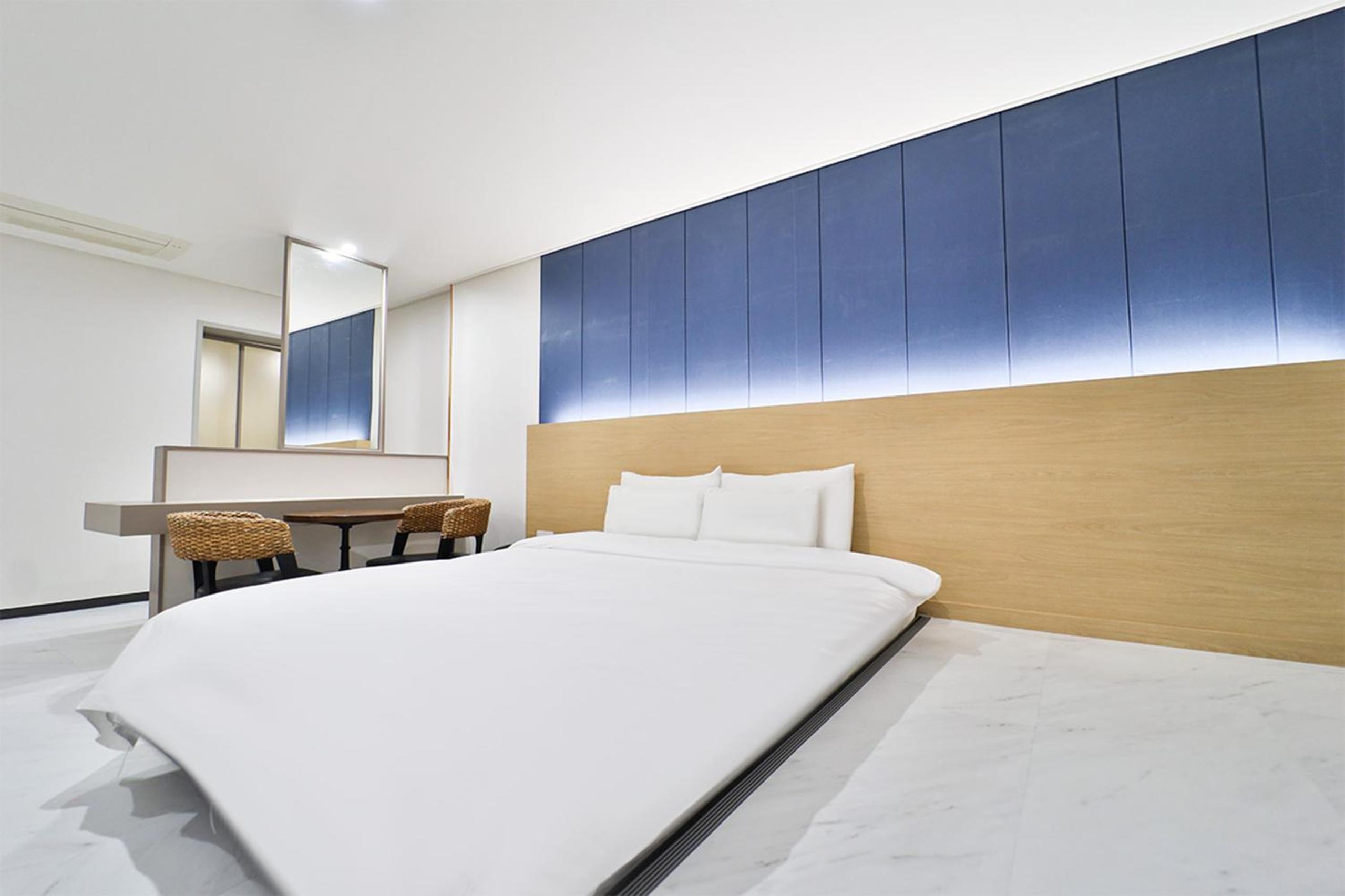 Calm Rest Hotel Busan Sasang