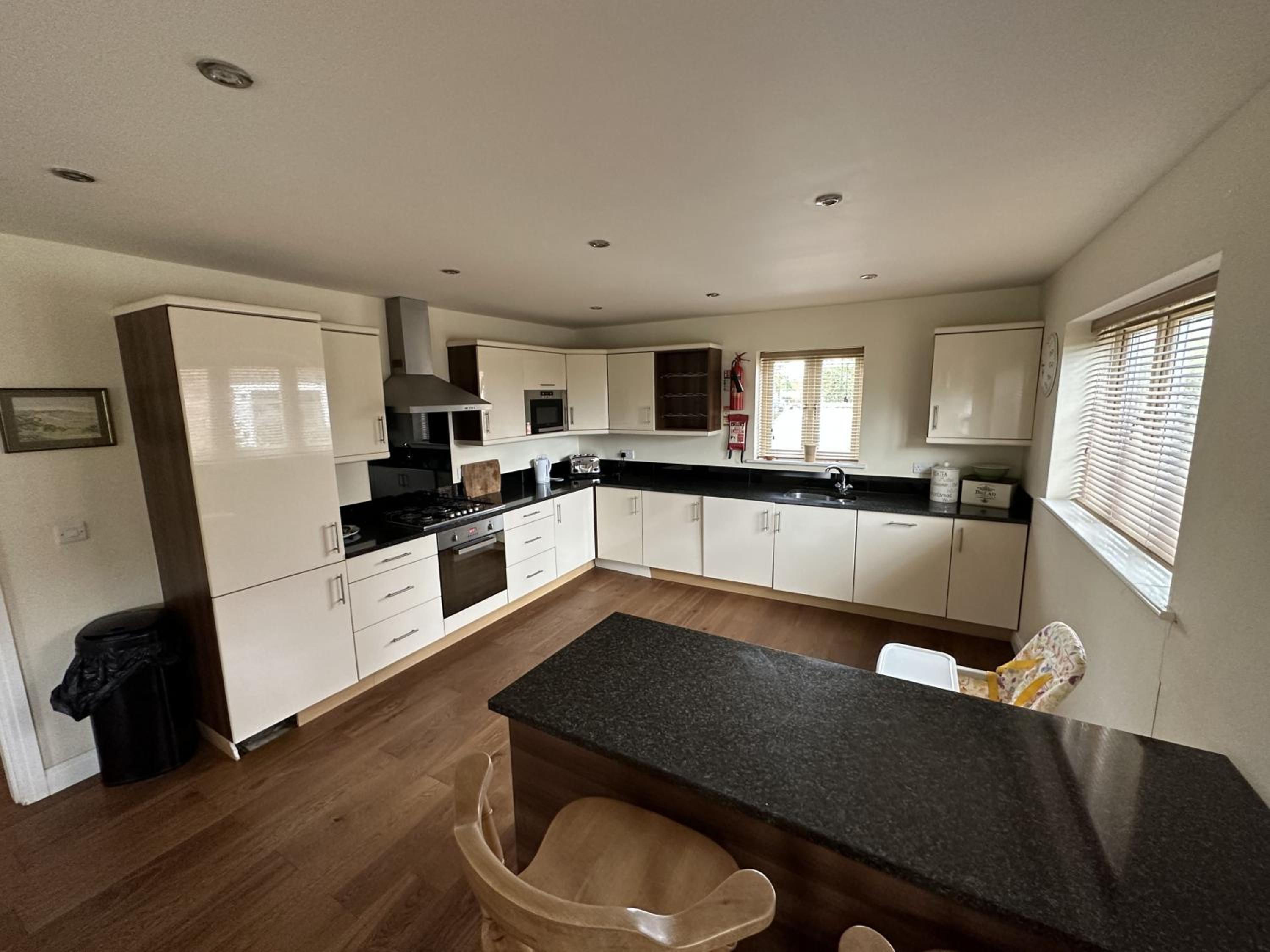 Bay Shores - 2 cottages 2 minutes apart - Part of the The Bay Filey Holiday Village with pool, gym and direct beach access, pub, restaurant, tennis and mea