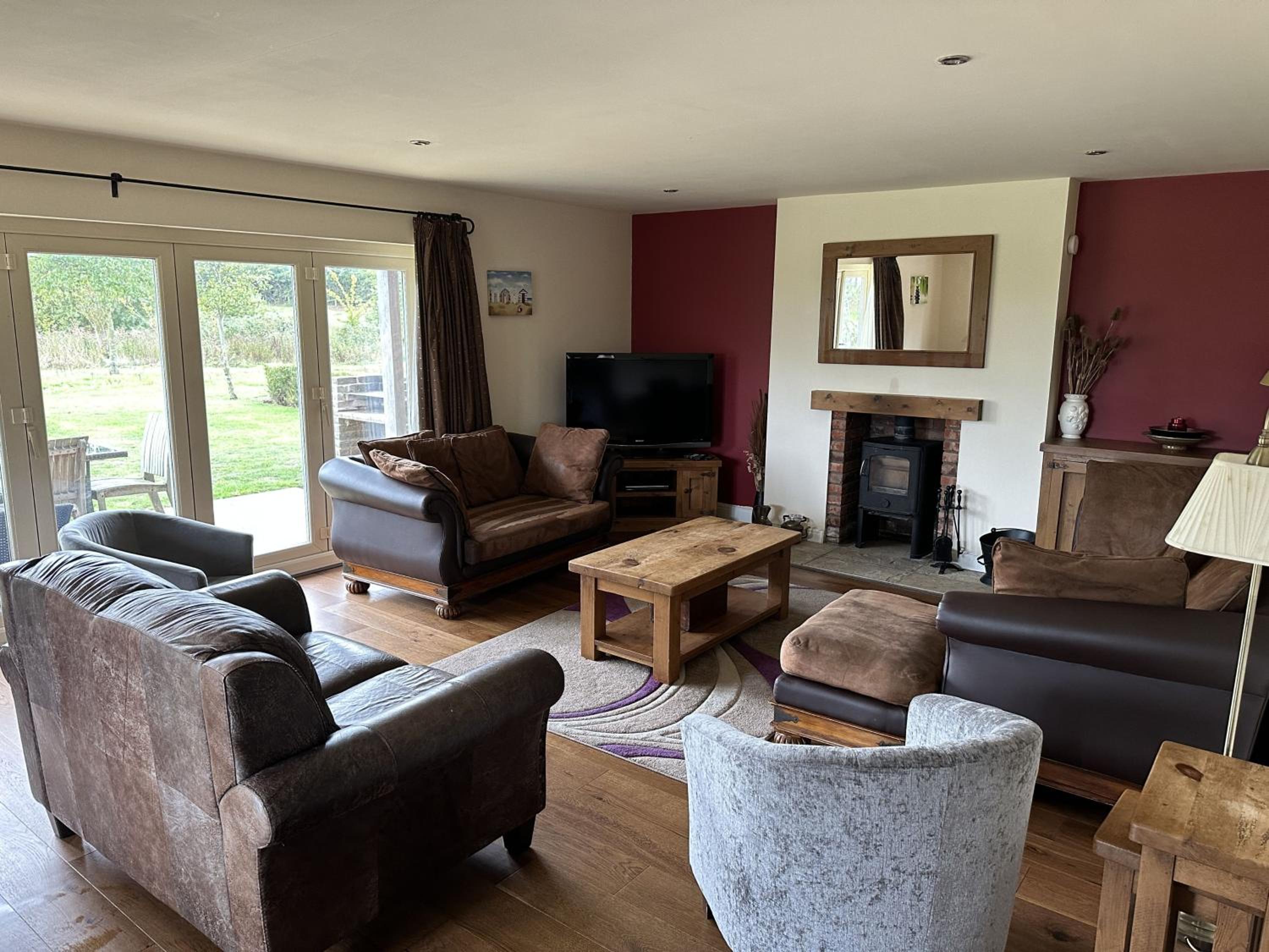 Bay Shores - 2 cottages 2 minutes apart - Part of the The Bay Filey Holiday Village with pool, gym and direct beach access, pub, restaurant, tennis and mea