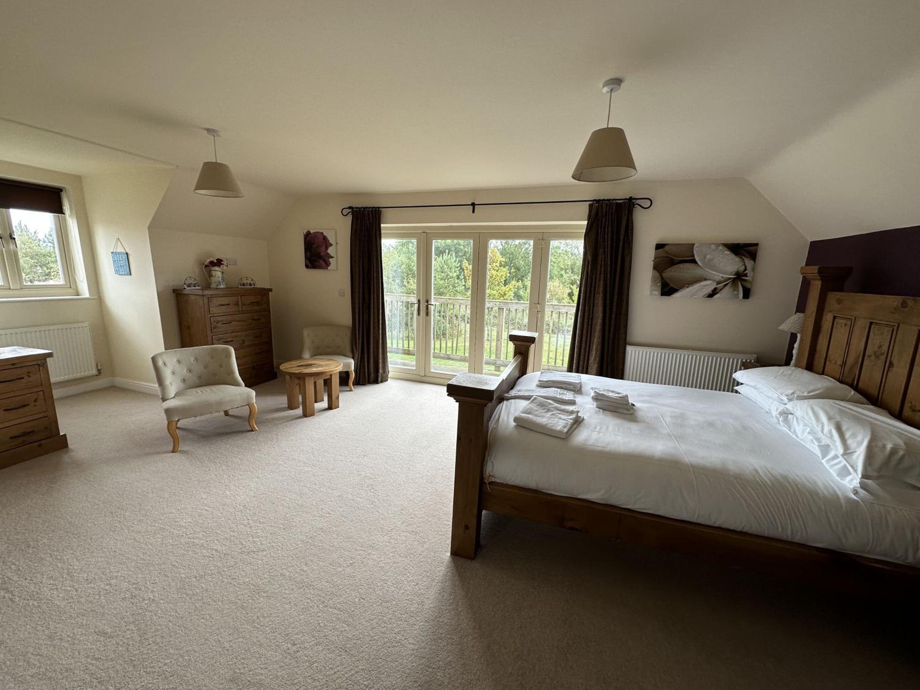Bay Shores - 2 cottages 2 minutes apart - Part of the The Bay Filey Holiday Village with pool, gym and direct beach access, pub, restaurant, tennis and mea