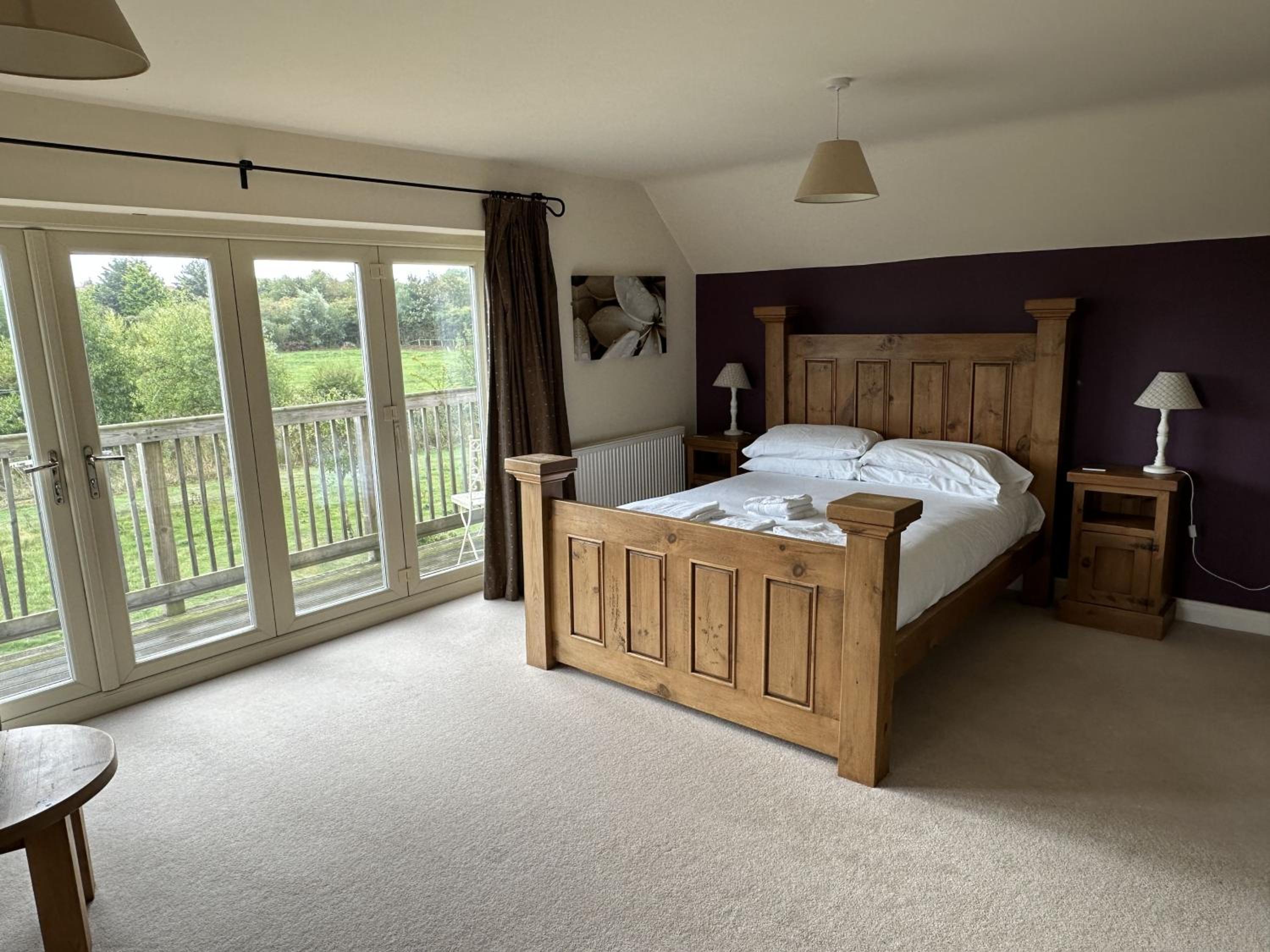 Bay Shores - 2 cottages 2 minutes apart - Part of the The Bay Filey Holiday Village with pool, gym and direct beach access, pub, restaurant, tennis and mea
