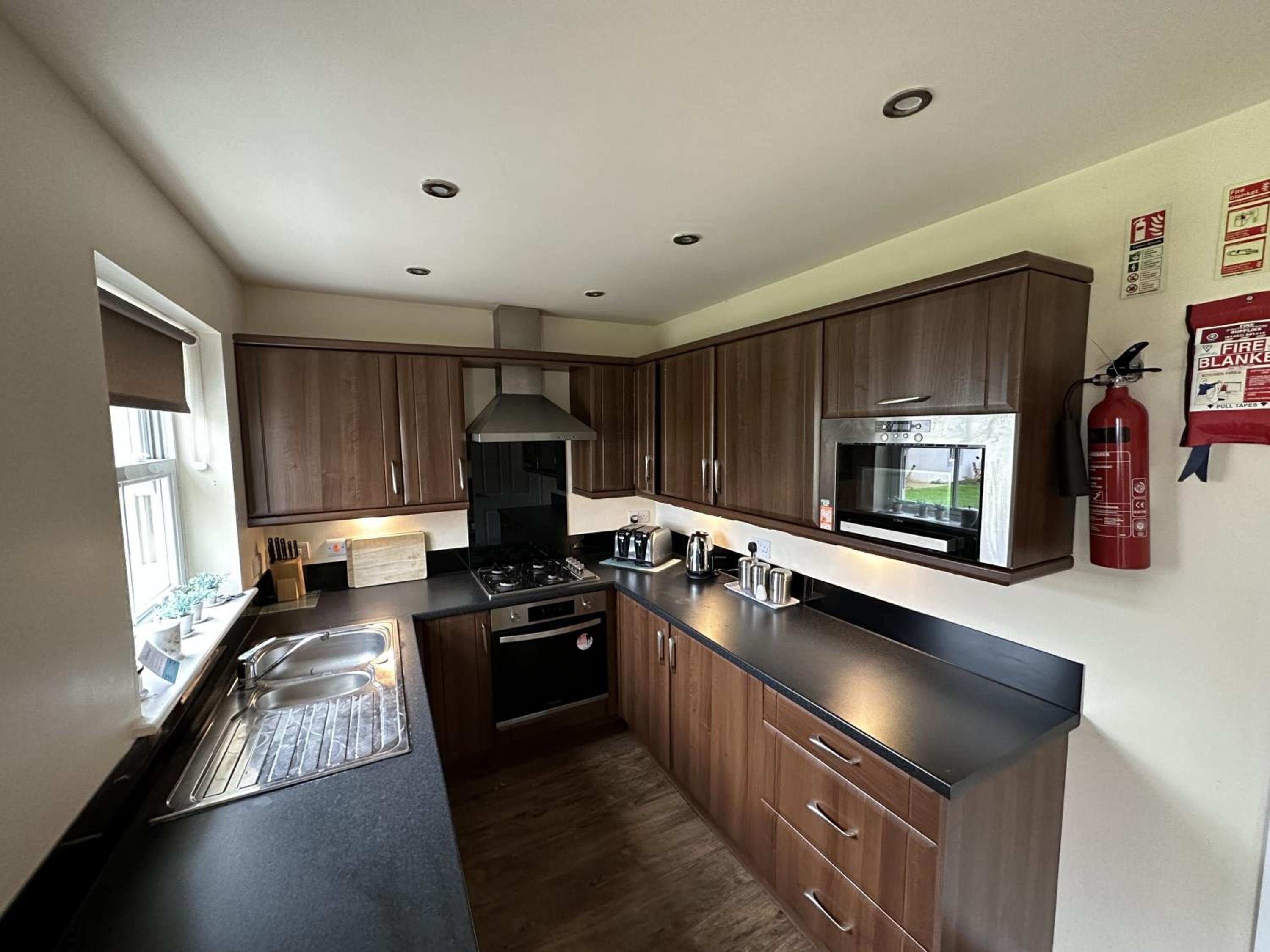 Bay Shores - 2 cottages 2 minutes apart - Part of the The Bay Filey Holiday Village with pool, gym and direct beach access, pub, restaurant, tennis and mea